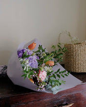 Load image into Gallery viewer, At-home Flowers Delivery

